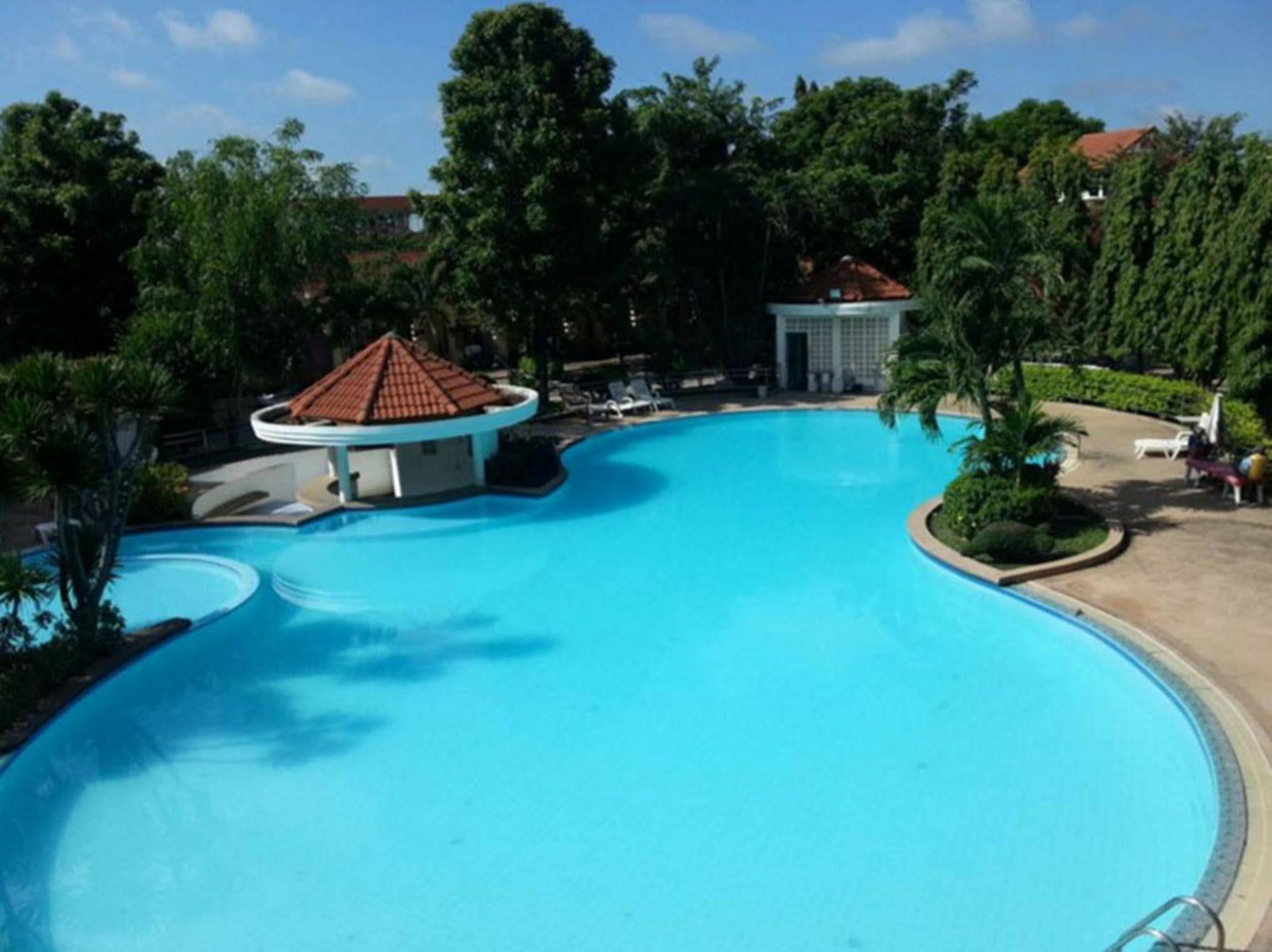 Dad D Resort By Lopburi Inn Resort Exterior foto